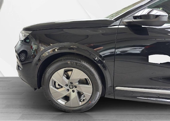 Vehicle image 9 Vehicle image 9