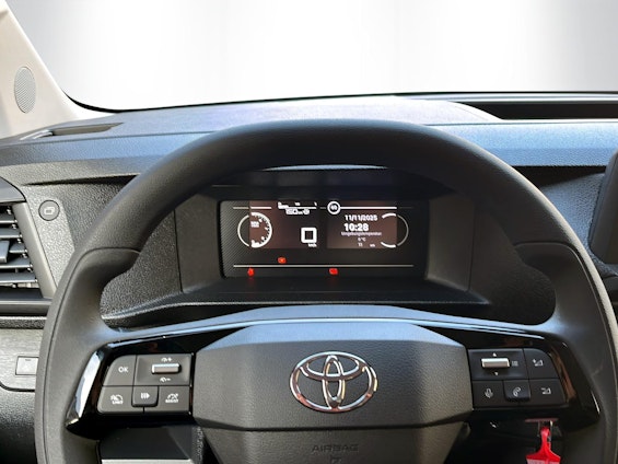 Vehicle image 9 Vehicle image 9