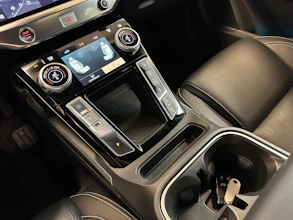 https://vehicle.imgix.net/4076089/62c4148b-5998-4919-b892-9d7b7372d58c.jpg
