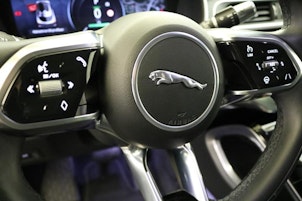 Vehicle image JAGUAR I-Pace EV400 SE AWD