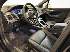 https://vehicle.imgix.net/4076089/ec33f648-318c-4216-bc44-dbd344e28ccc.jpg