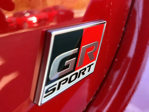Toyota Yaris 1.5 VVT-i HSD GR Sport