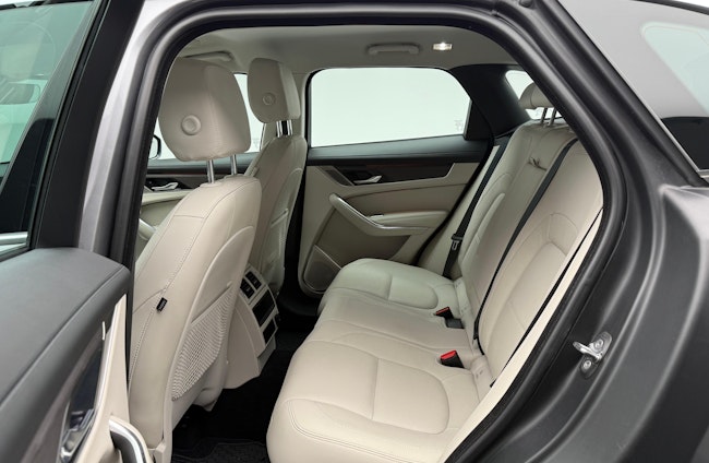 Vehicle image 7 Vehicle image 7