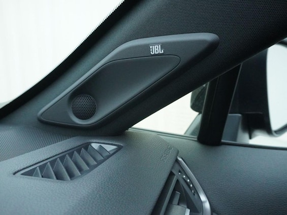 Vehicle image 18 Vehicle image 18