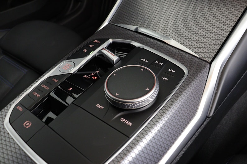 Vehicle image BMW 3 SERIES