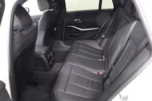Vehicle image BMW 330d xDrive SAG Touring