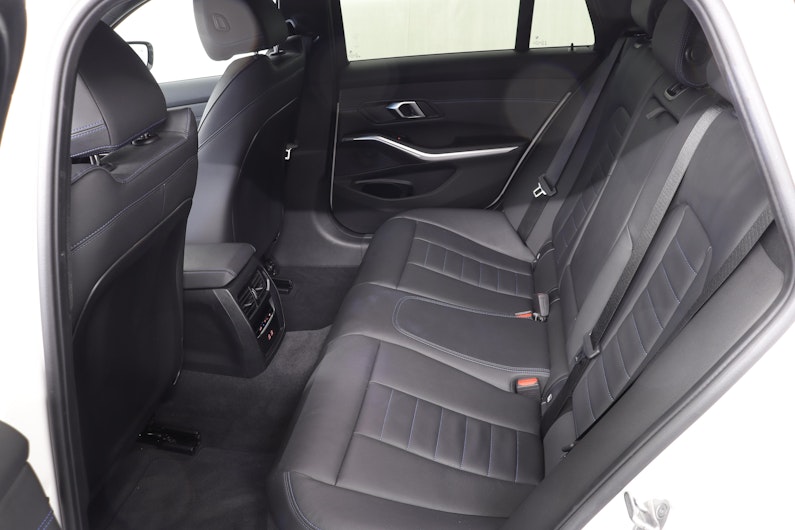 Vehicle image BMW 3 SERIES