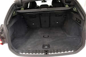 Vehicle image BMW 330d xDrive SAG Touring