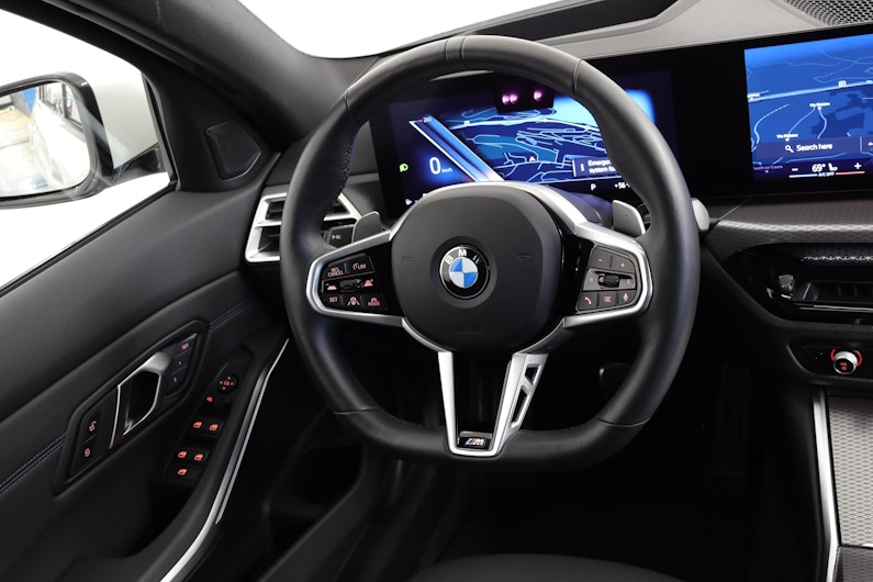 Vehicle image BMW 3 SERIES