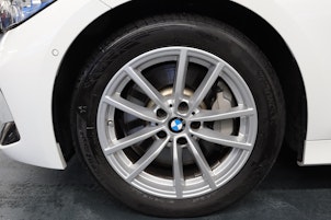 Vehicle image BMW 330d xDrive SAG Touring