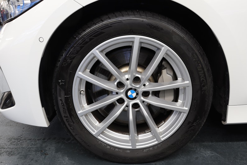 Vehicle image BMW 3 SERIES