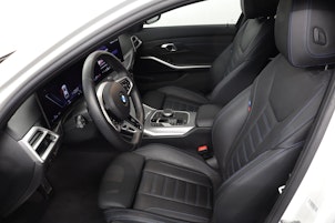 Vehicle image BMW 330d xDrive SAG Touring