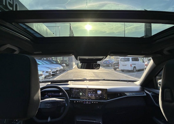 Vehicle image 9 Vehicle image 9