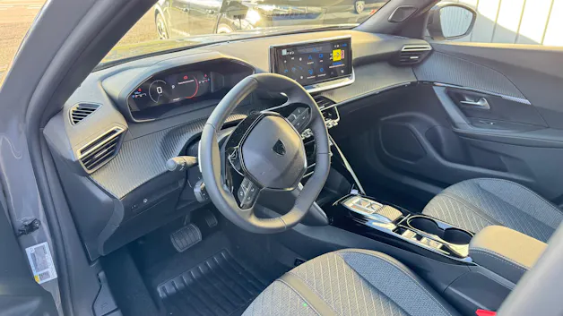 Peugeot 2008 1.2 Hybrid 145 Allure Premium