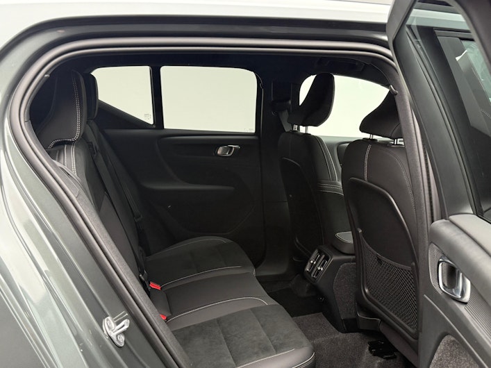 Vehicle image VOLVO XC40