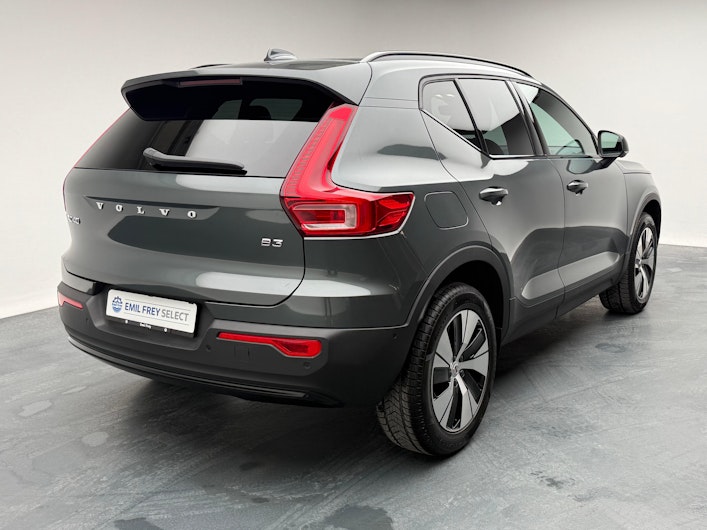 Vehicle image VOLVO XC40