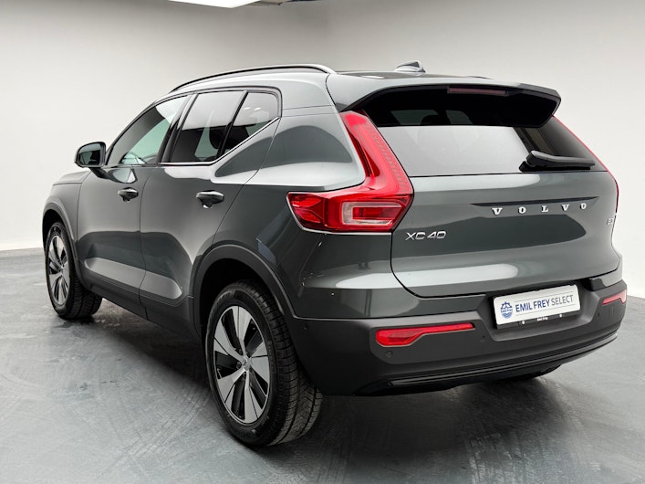 Vehicle image VOLVO XC40