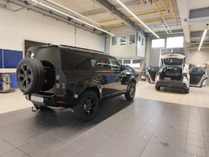 Fahrzeugbild LAND ROVER Defender 110 3.0 D I6 250 X-Dynamic SE