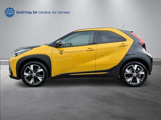 Vehicle image 3 Vehicle image 3