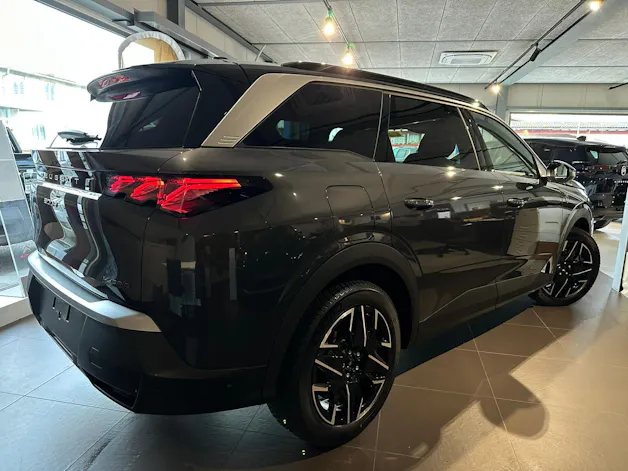 Peugeot 5008 1.2 Hybrid GT