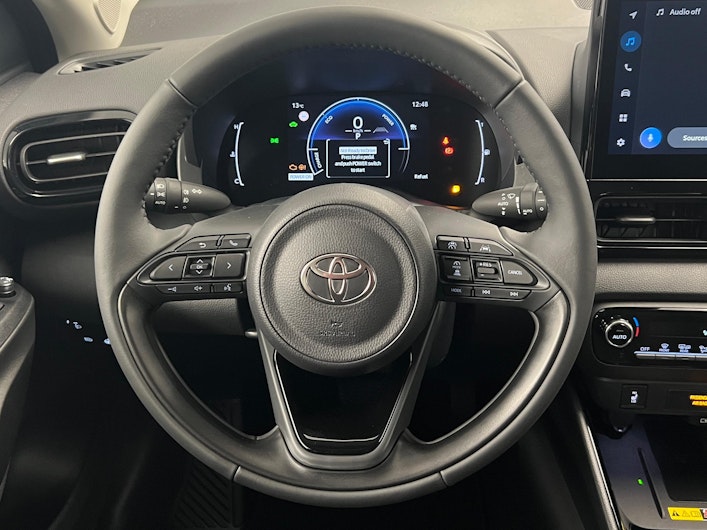 Vehicle image TOYOTA YARIS