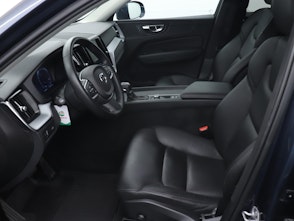 Vehicle image VOLVO XC60 2.0 T5 Momentum AWD