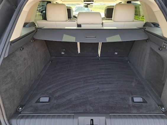 Vehicle image 10 Vehicle image 10