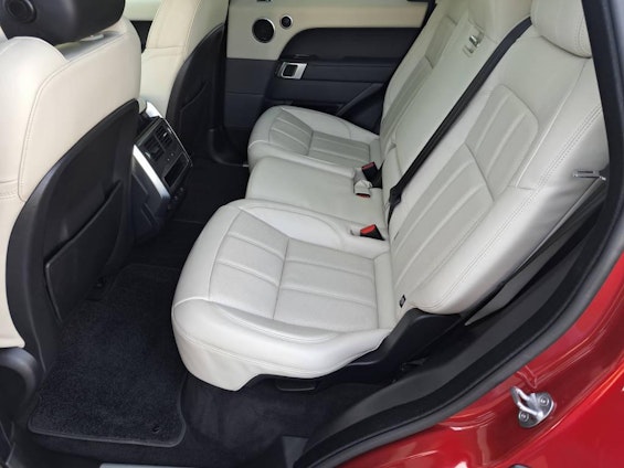 Vehicle image 9 Vehicle image 9