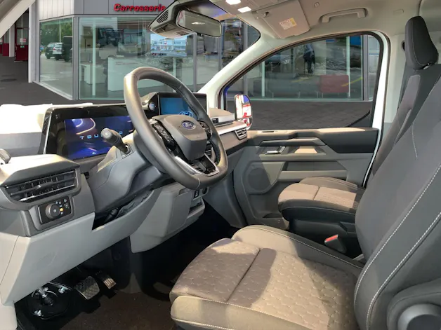 Ford Tourneo C Bus 320 L1 2.0 EcoBlue 170 Titanium
