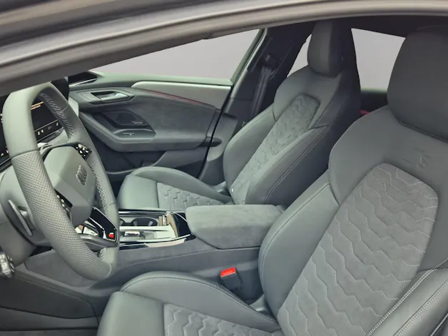 Audi A6 Avant e-tron quattro