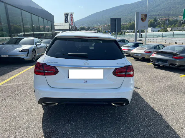Mercedes-Benz C 200 AMG Line 4Matic 9G-Tronic