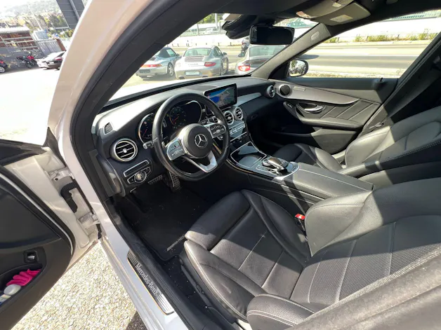 Mercedes-Benz C 200 AMG Line 4Matic 9G-Tronic