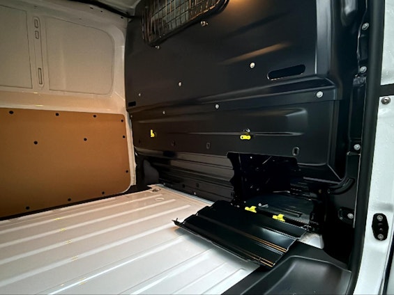 Vehicle image 10 Vehicle image 10