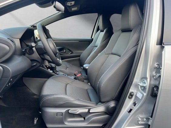 Vehicle image 8 Vehicle image 8