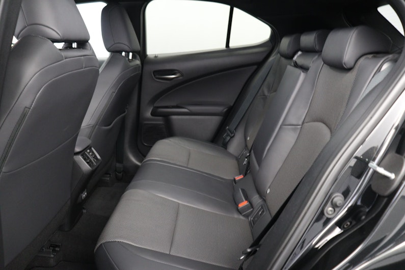 Vehicle image LEXUS UX