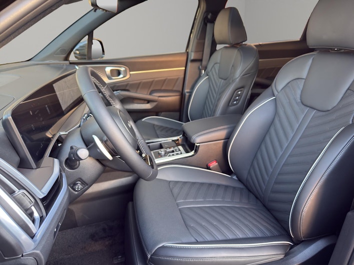 Vehicle image KIA SORENTO