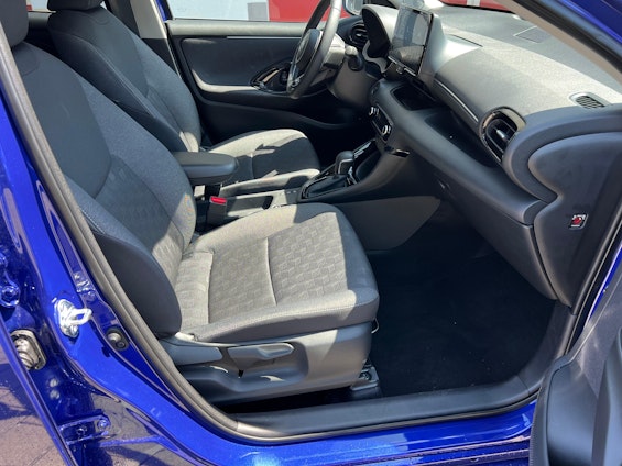 Vehicle image 12 Vehicle image 12