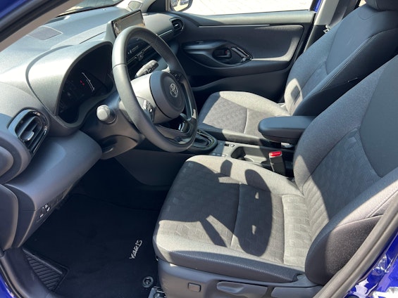 Vehicle image 8 Vehicle image 8