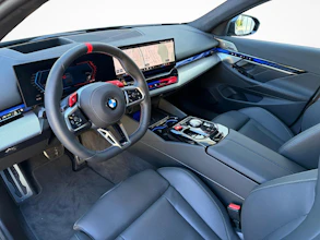 https://vehicle.imgix.net/4077428/435490eb-2c60-4daf-8ca3-3c820662fe0a.jpg