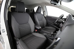 Vehicle image TOYOTA Yaris 1.5 VVT-i HSD Trend