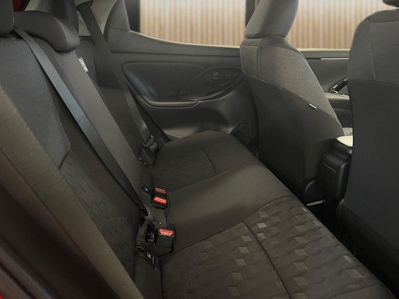 Vehicle image 14 Vehicle image 14