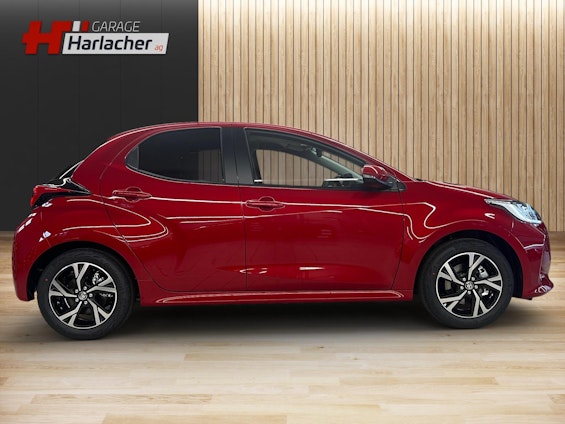 Vehicle image 3 Vehicle image 3