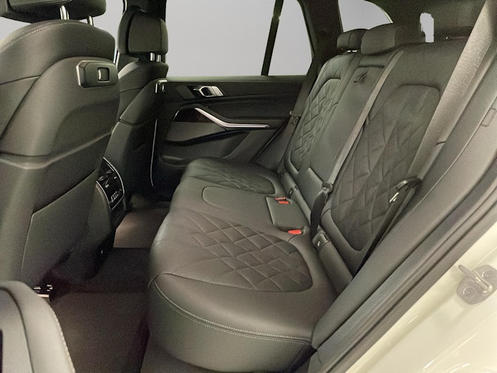 Vehicle image BMW X5