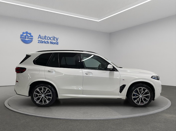 Vehicle image BMW X5