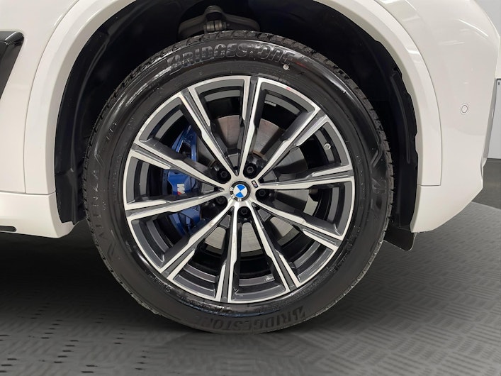 Vehicle image BMW X5