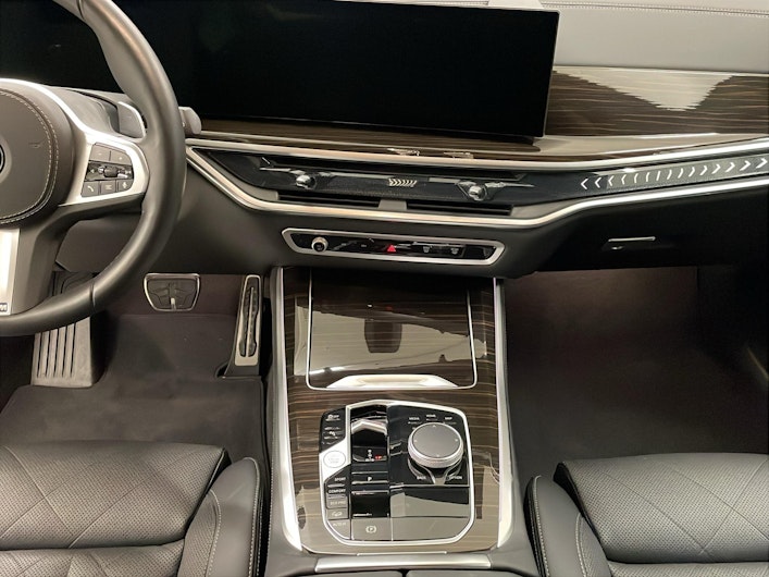 Vehicle image BMW X5