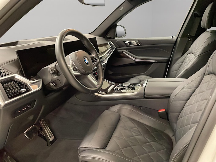 Vehicle image BMW X5