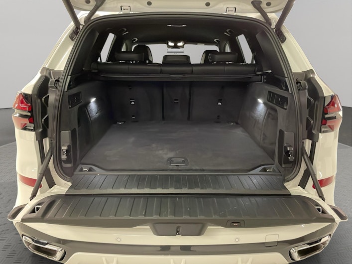 Vehicle image BMW X5