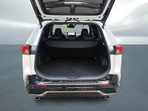 https://vehicle.imgix.net/4077630/c7b8577d-6a80-464f-b79b-c926cc14a72f.jpg
