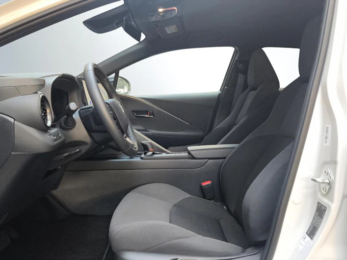 image du véhicule TOYOTA C-HR